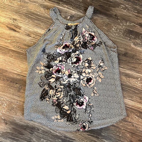 Floral halter top - Picture 3 of 6